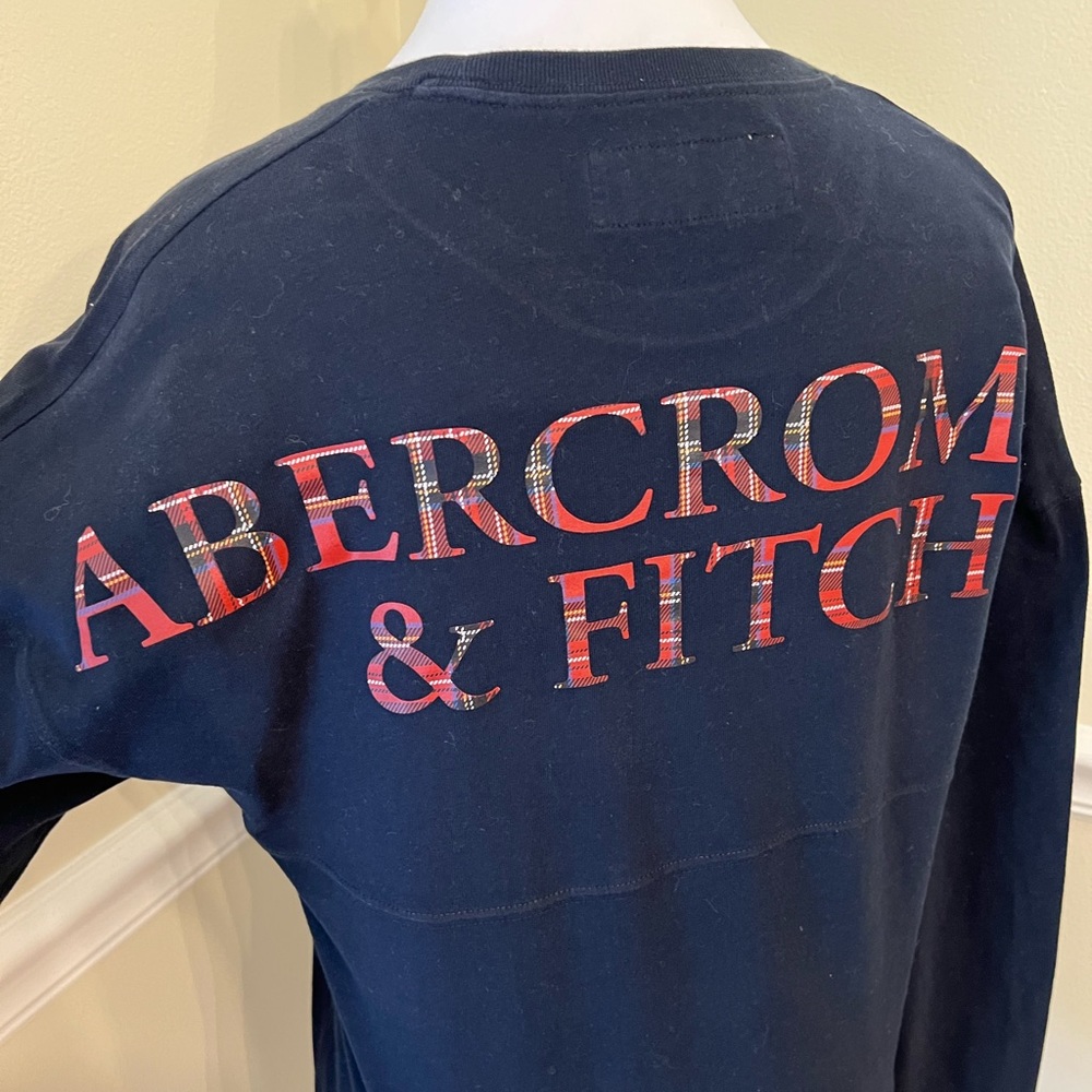 Slightly loved mens long sleeve Abercrombie soft tee in navy and red size XS.